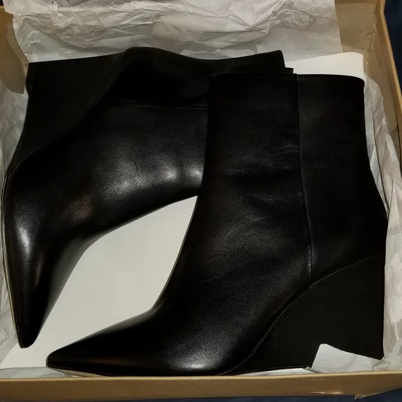 SANCTUARY Women's Pacer Pointed Toe Wedge Booties. Size 10. Color Black. - Picture 12 of 12